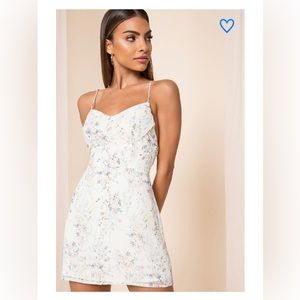 Eilena Fit & Flare White Floral Superdown Revolve Womens Size Medium Mini Dress